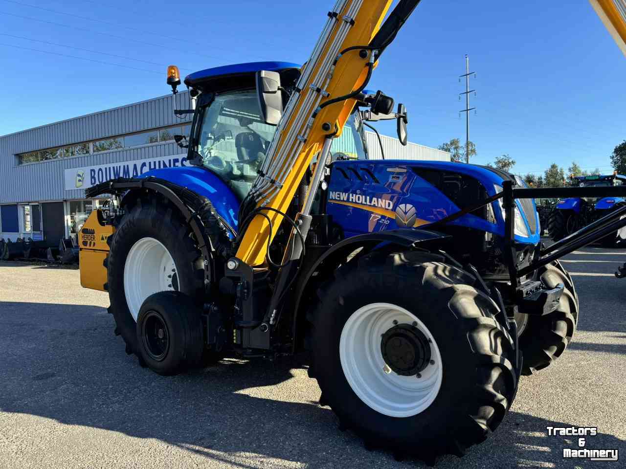 Tractor New Holland T7.210 AC + Herder Grenadier