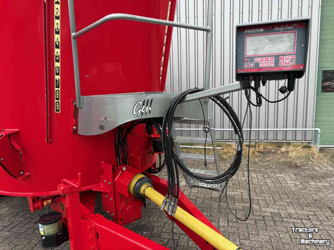 Vertical feed mixer Peecon Biga 17 Voermengwagen