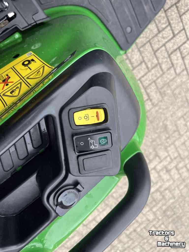 Horticultural Tractors John Deere 3038E Compact Tractor