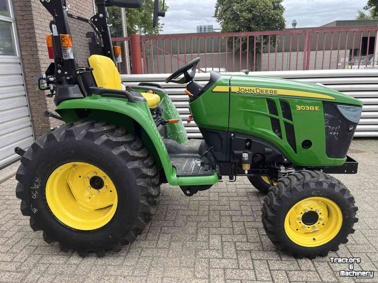 Horticultural Tractors John Deere 3038E Compact Tractor