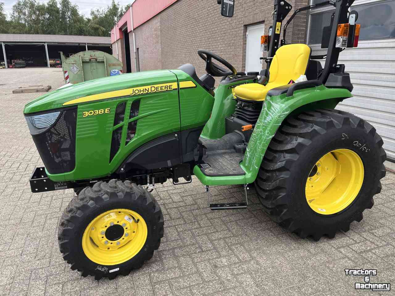 Horticultural Tractors John Deere 3038E Compact Tractor