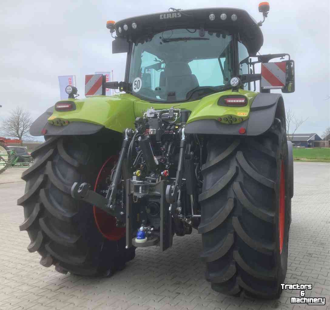 Tractor Claas Axion 830 C-Matic First Claas
