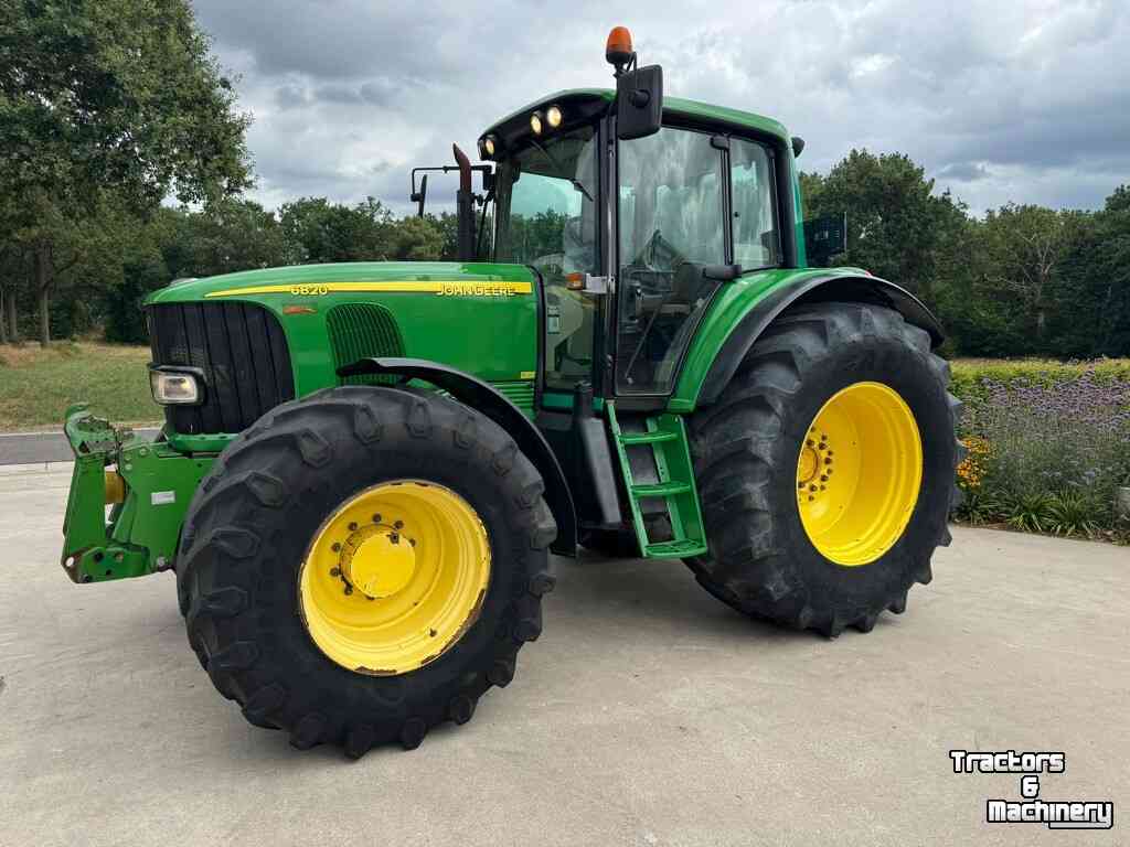 Tractor John Deere 6820