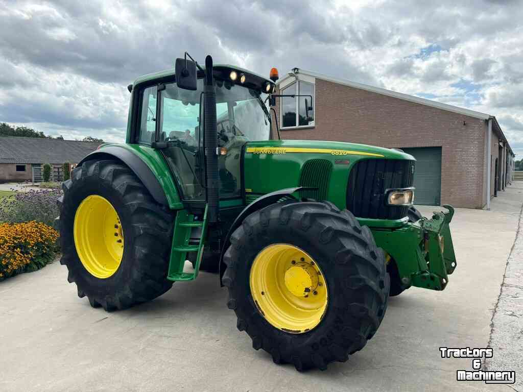 Tractor John Deere 6820