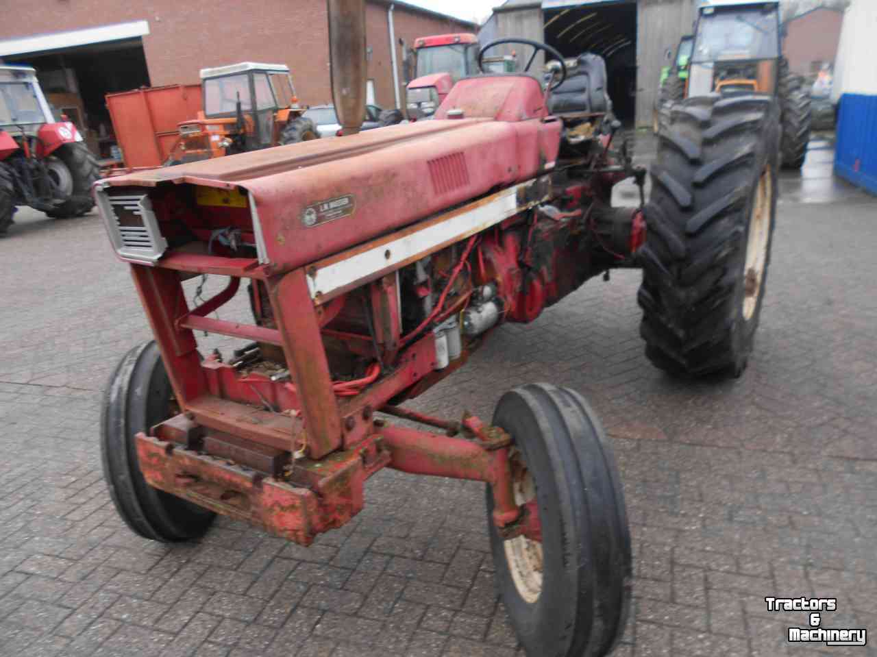 Used parts for tractors International 644