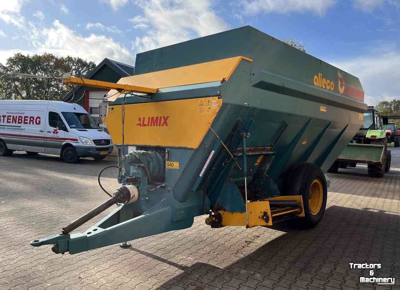Horizontal feed mixer  Alieco Alimix horizontale voermengwagen