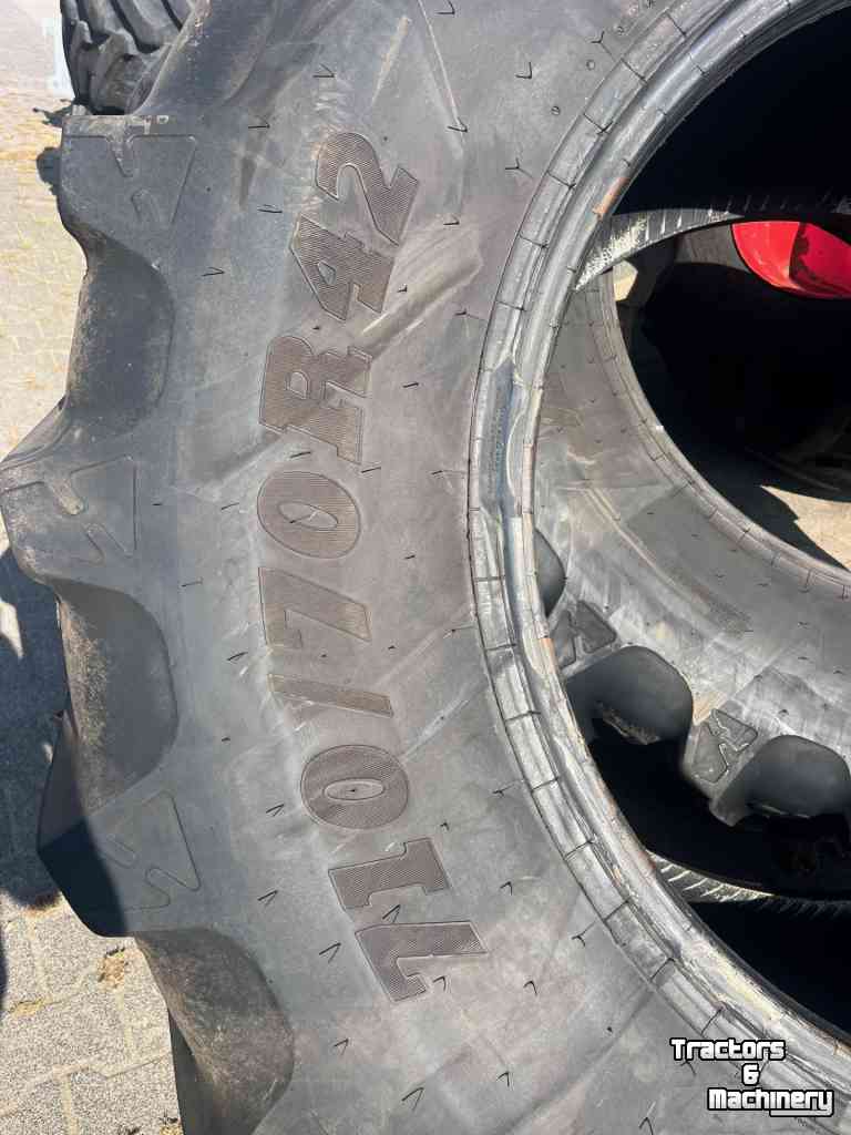 Wheels, Tyres, Rims & Dual spacers BKT 710/70- 42