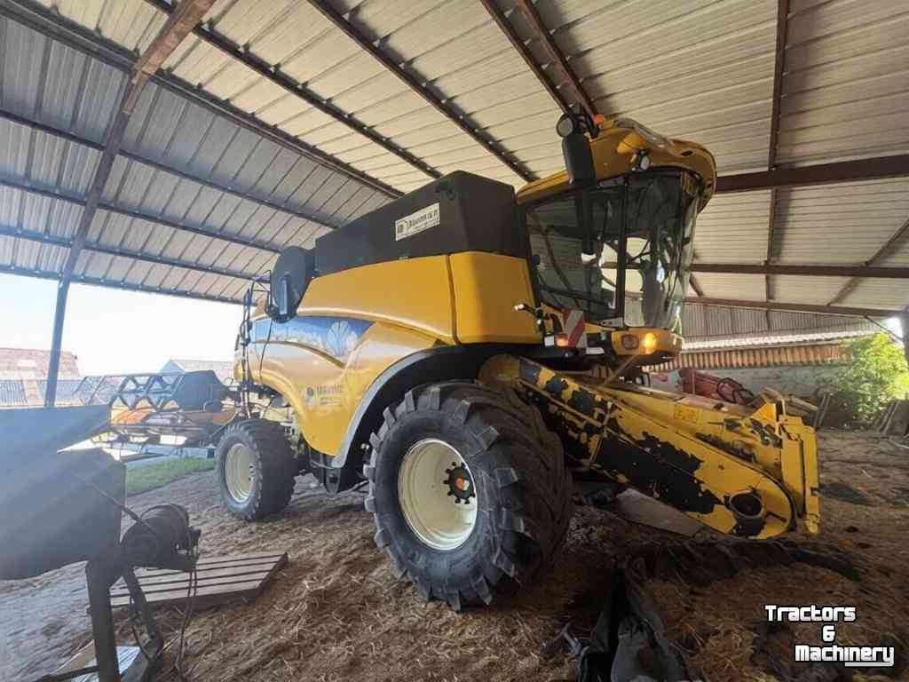 Combine New Holland CX 8090 SL Maaidorser