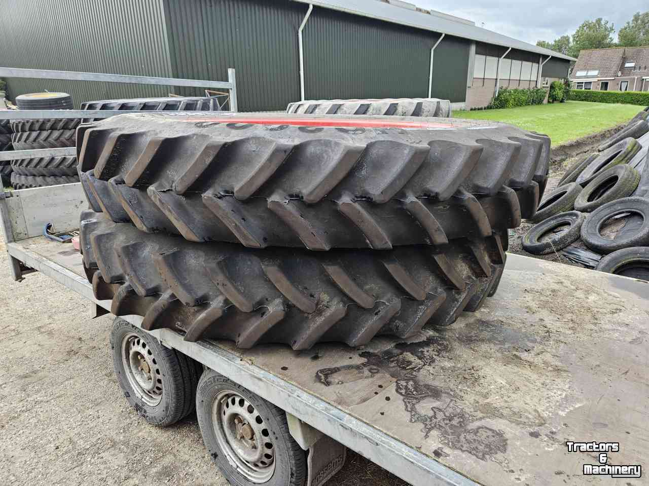 Wheels, Tyres, Rims & Dual spacers Mitas MItas 380/105R54 op 10-gaats velg