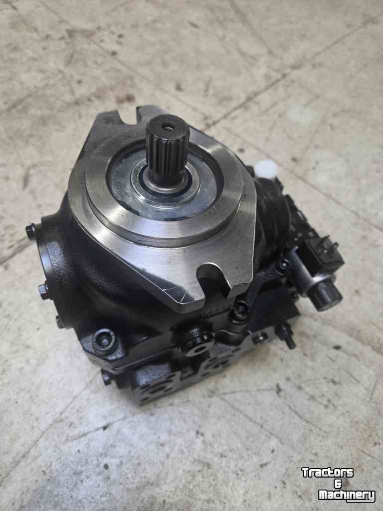 Diverse new spare-parts  rijpomp shovel