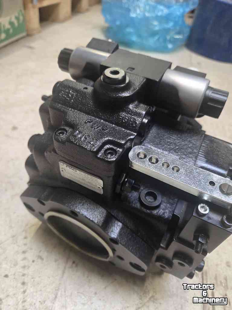 Diverse new spare-parts  rijpomp shovel