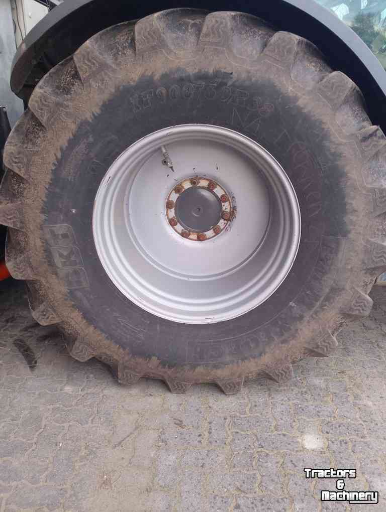 Wheels, Tyres, Rims & Dual spacers BKT 900/60 R38