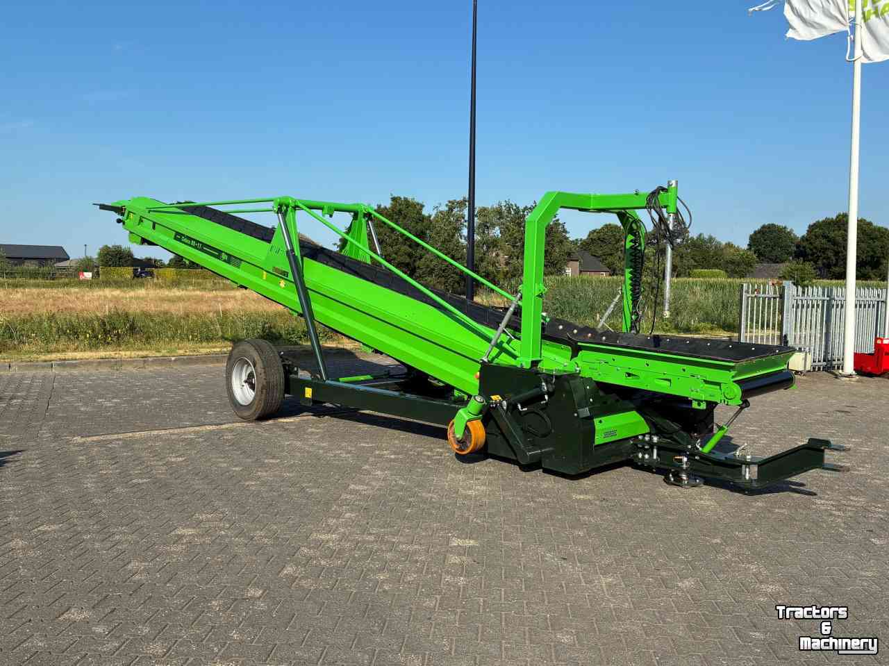 Telescopic storeloader AVR Cobra 80-17 + Toevoeband