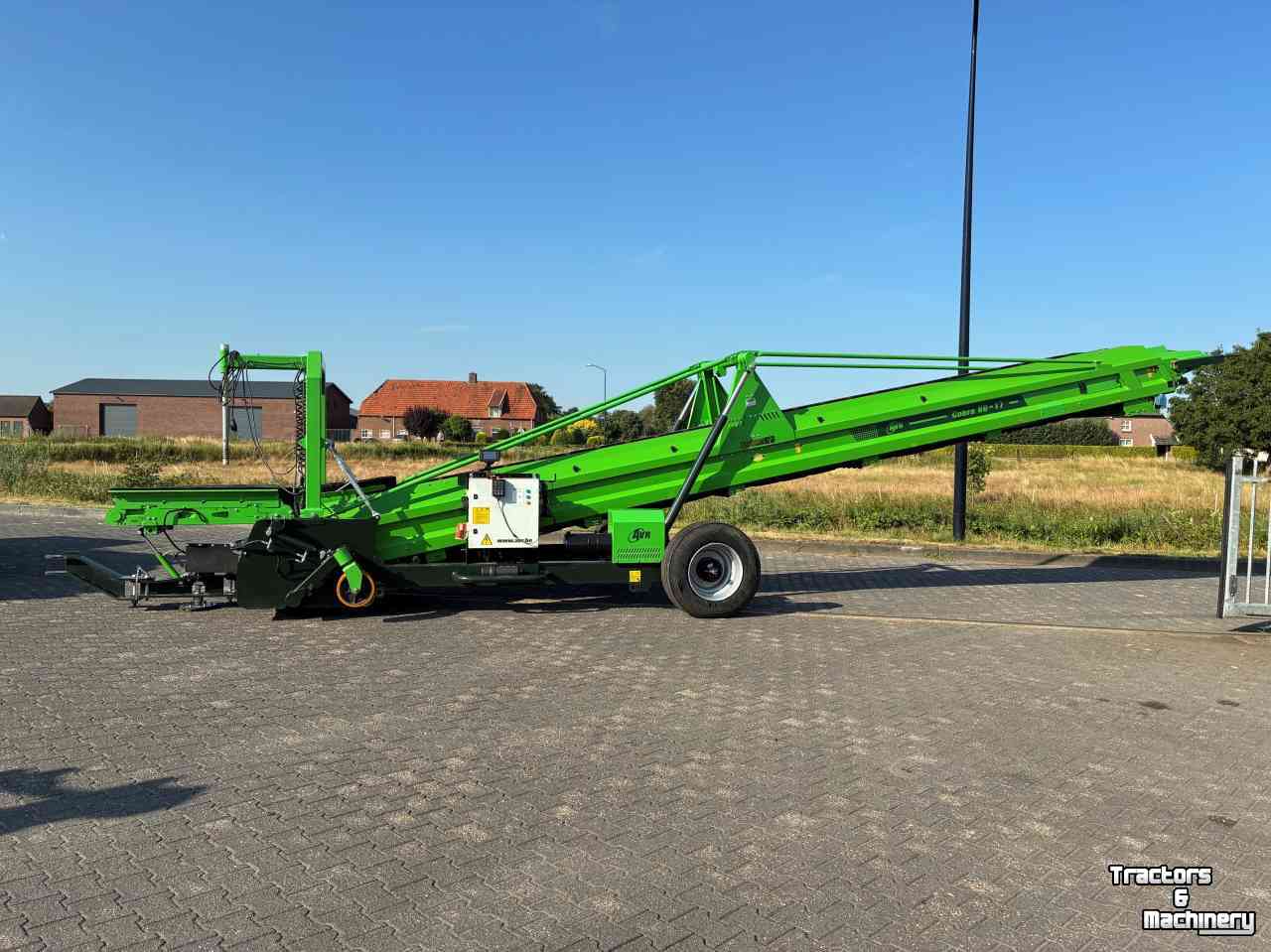 Telescopic storeloader AVR Cobra 80-17 + Toevoeband