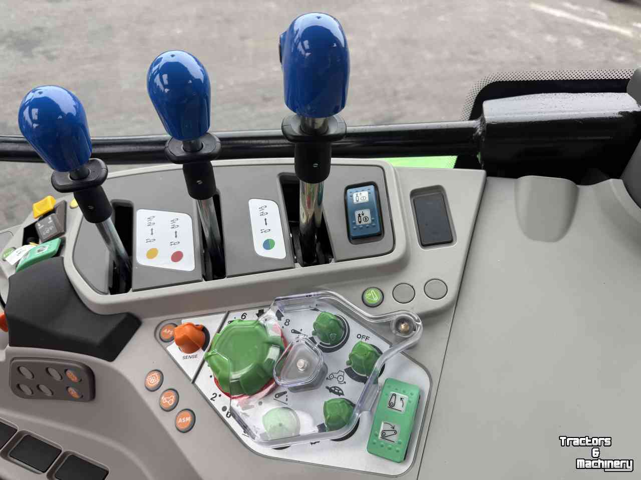 Tractor Deutz-Fahr 6125C