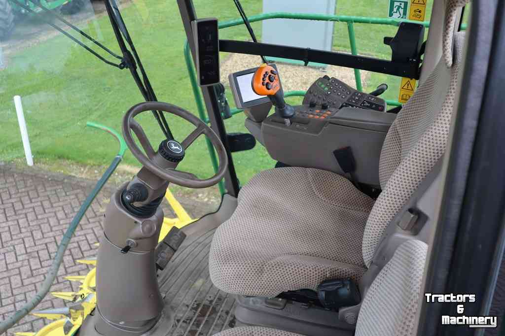 Forage-harvester John Deere 8400