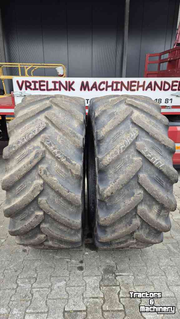 Wheels, Tyres, Rims & Dual spacers BKT IF600/70R30 AgriMaxSirio banden 27mm