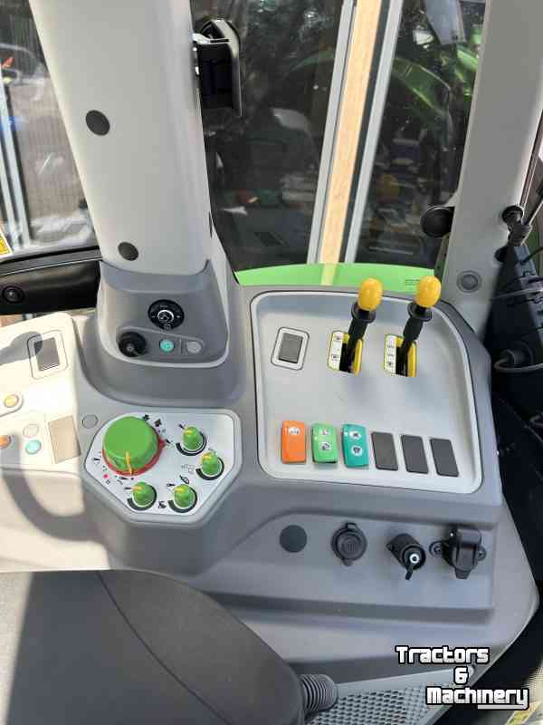Tractor Deutz-Fahr Agrotron 6140.4 Rv-Shift Tractor