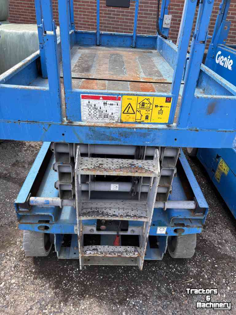 Articulated platforms Genie GS-2646 - 10m werkhoogte