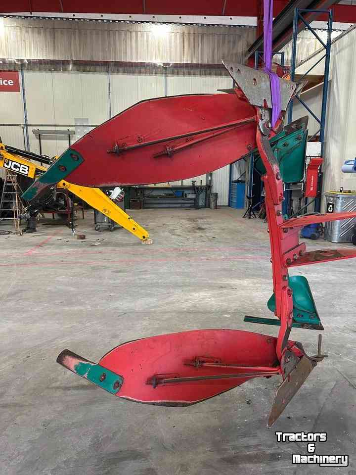 Ploughs Kverneland Element afkomstig van LO / LB ploeg