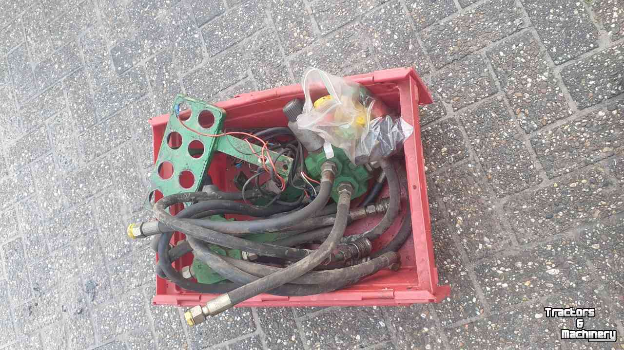 Other tractors and accessories  John Deere hydrauliek delen