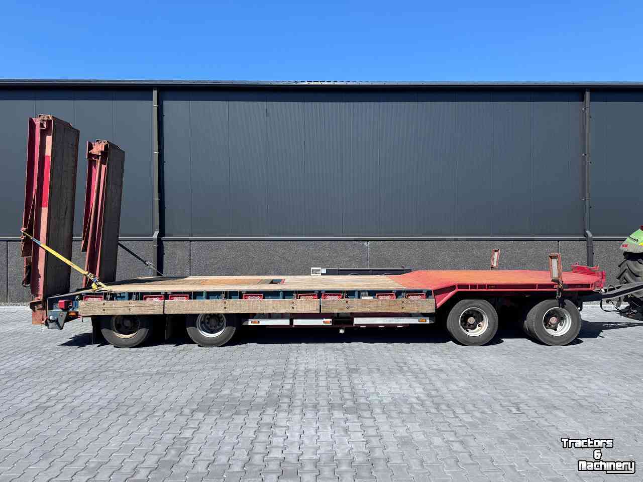 Low loader / Semi trailer Nooteboom 4-asser Nooteboom dieplader met dubbellange kleppen