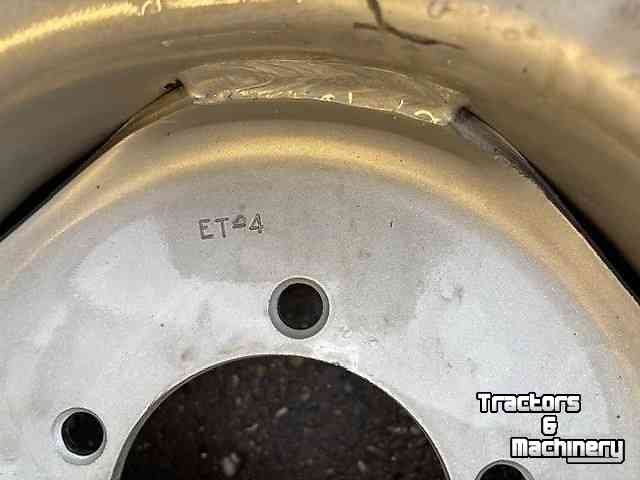 Wheels, Tyres, Rims & Dual spacers  9.00 x 15.3 / 5-gaats Vaste Velg
