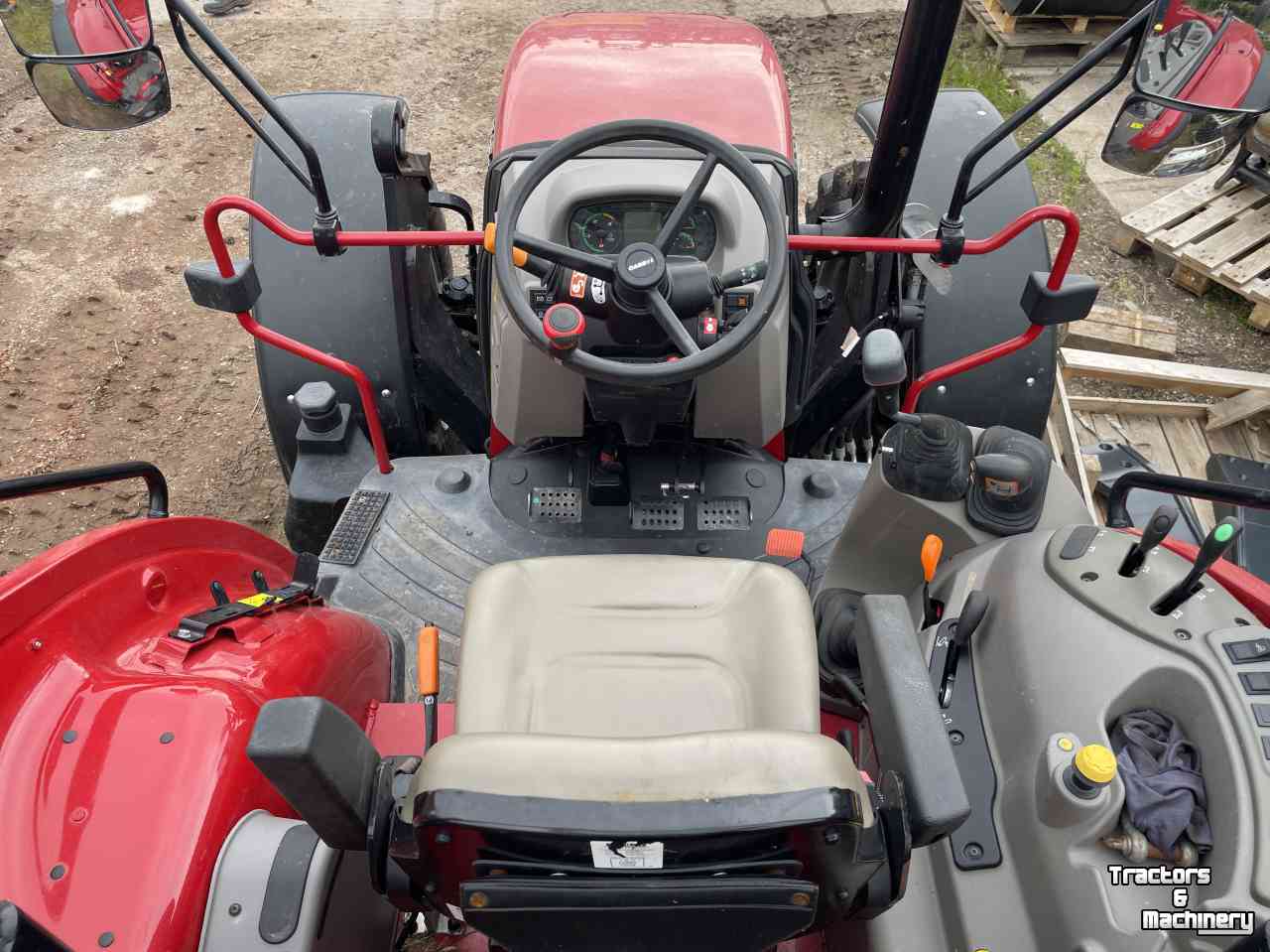 Tractor Case-IH Farmall 85c cabrio voorlader voorbereid