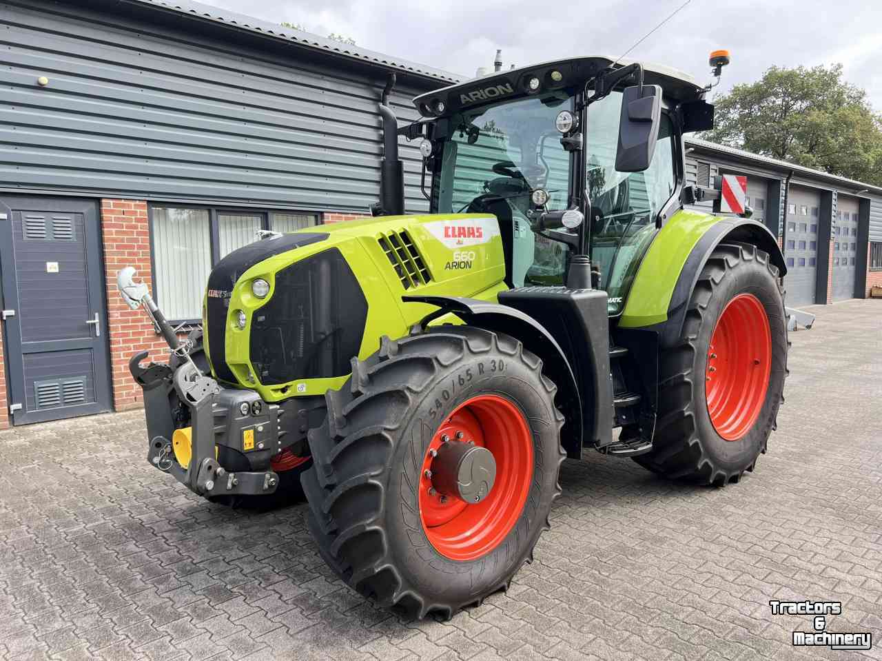 Tractor Claas Arion 660