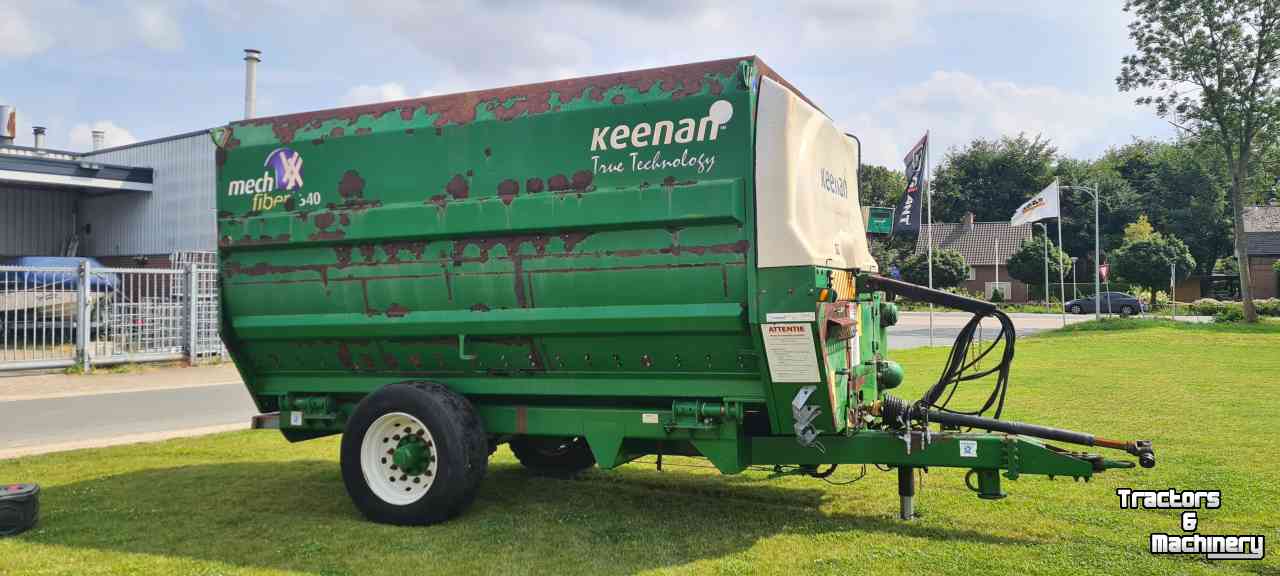 Horizontal feed mixer Keenan Fiber 340 mengwagen