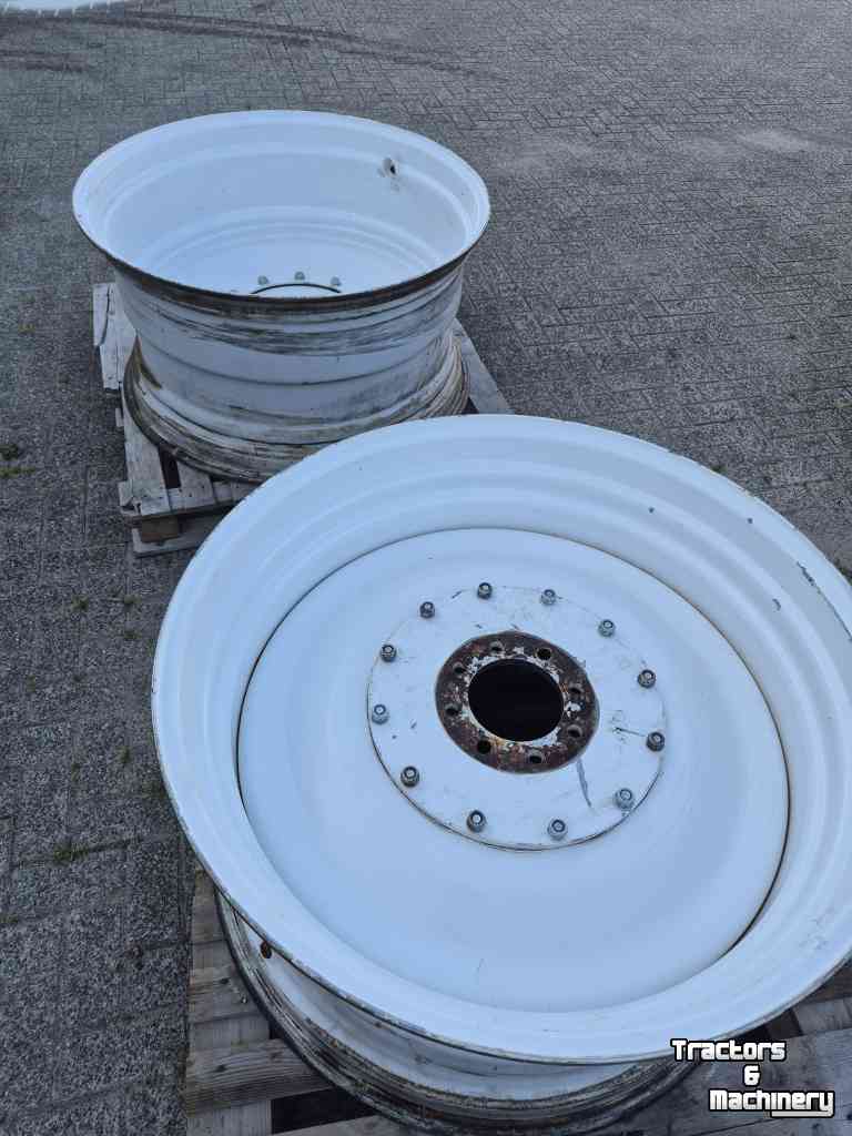 Wheels, Tyres, Rims & Dual spacers  20x38 inch wielen, vaste velg met verloopschijven