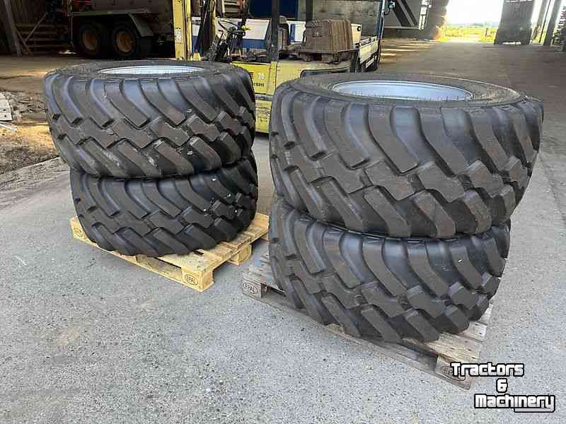 Wheels, Tyres, Rims & Dual spacers BKT 500/60R22.5 FL630 op wiel 8 gts ET-50