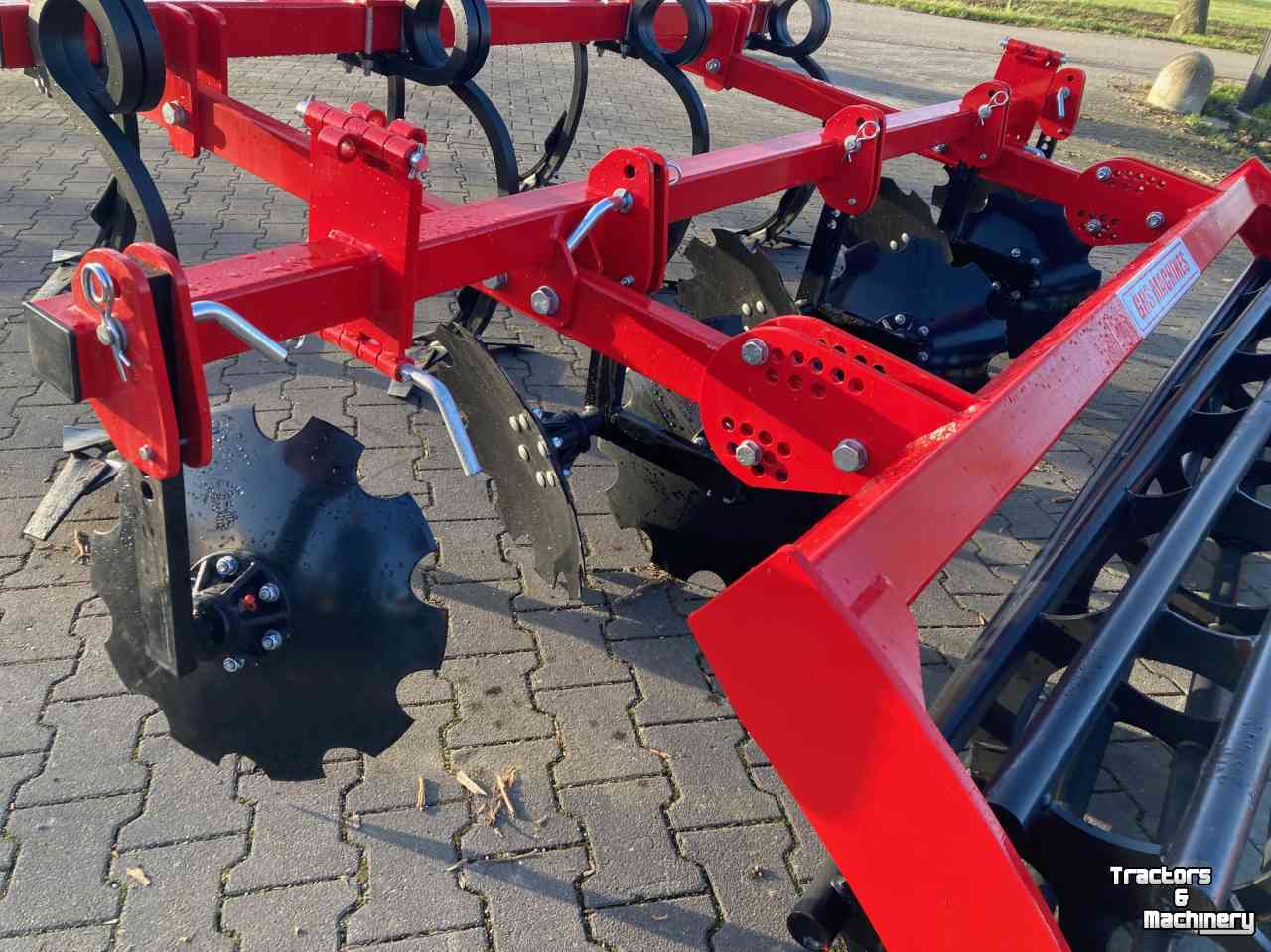 Cultivator GRS PTN3001  vleugelschaar cultivator