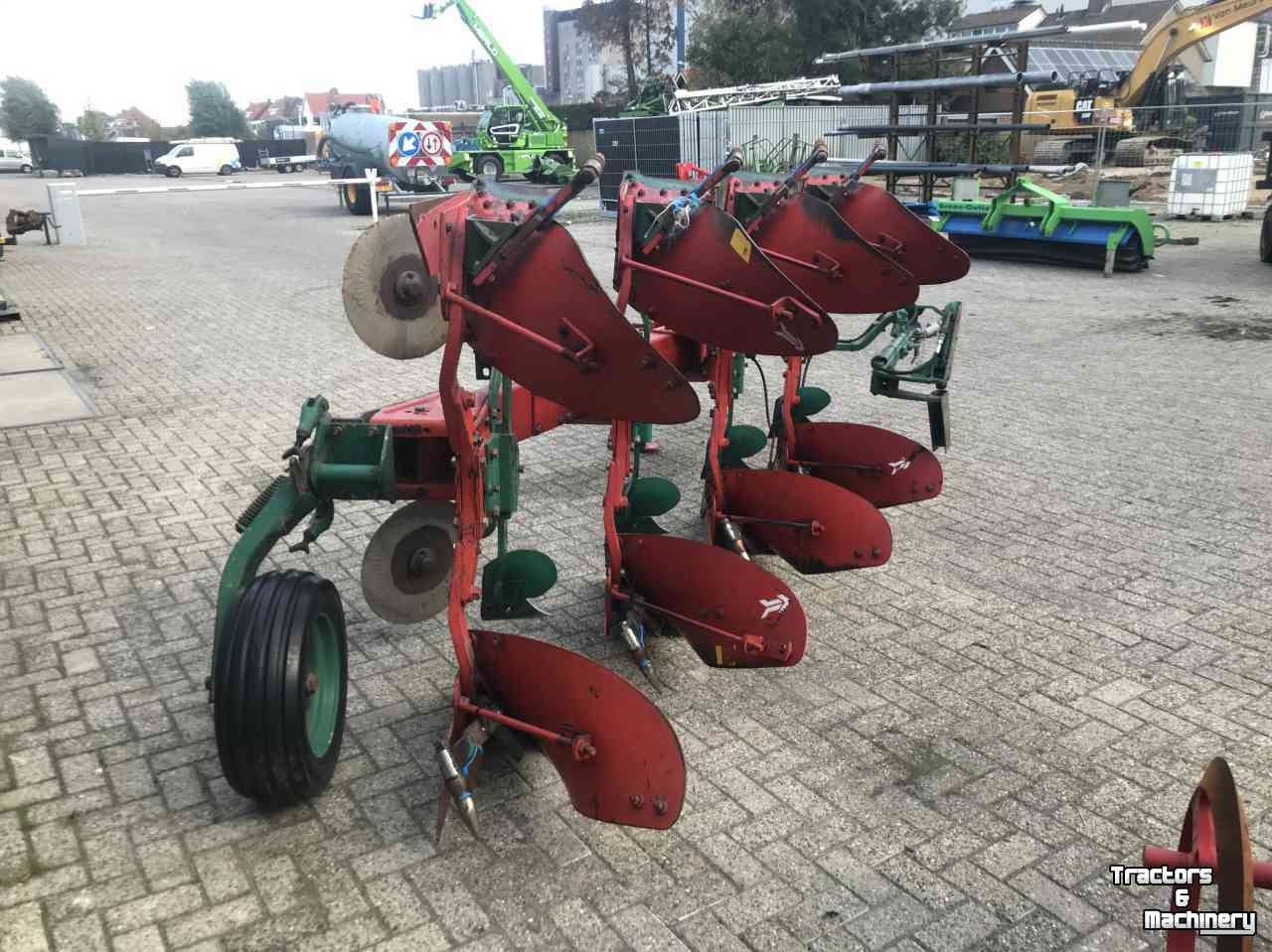 Ploughs Kverneland LD85