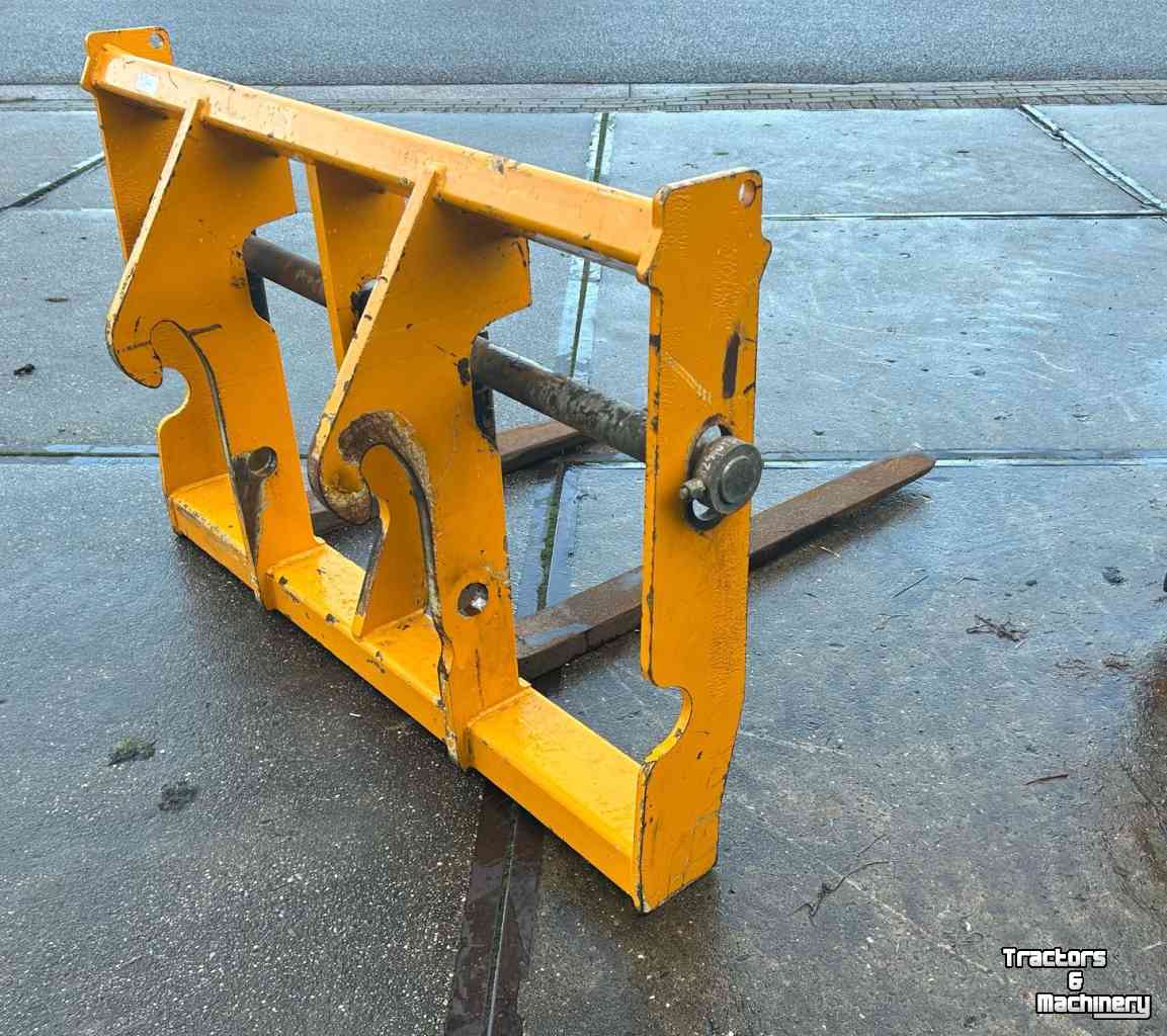 Pallet Forks JCB Palletvorken met compact tool carrier