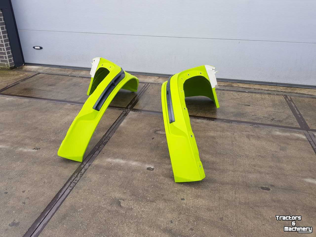 Used parts for tractors Claas Achterspatbord Claas Arion 400 smal