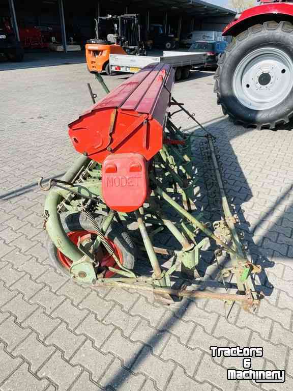 Seed drill Nodet Nokkenrad zaaimachine
