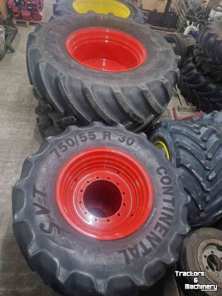 Wheels, Tyres, Rims & Dual spacers Continental 900/60R38 & 750/55R30 SFT op Fendt velg !