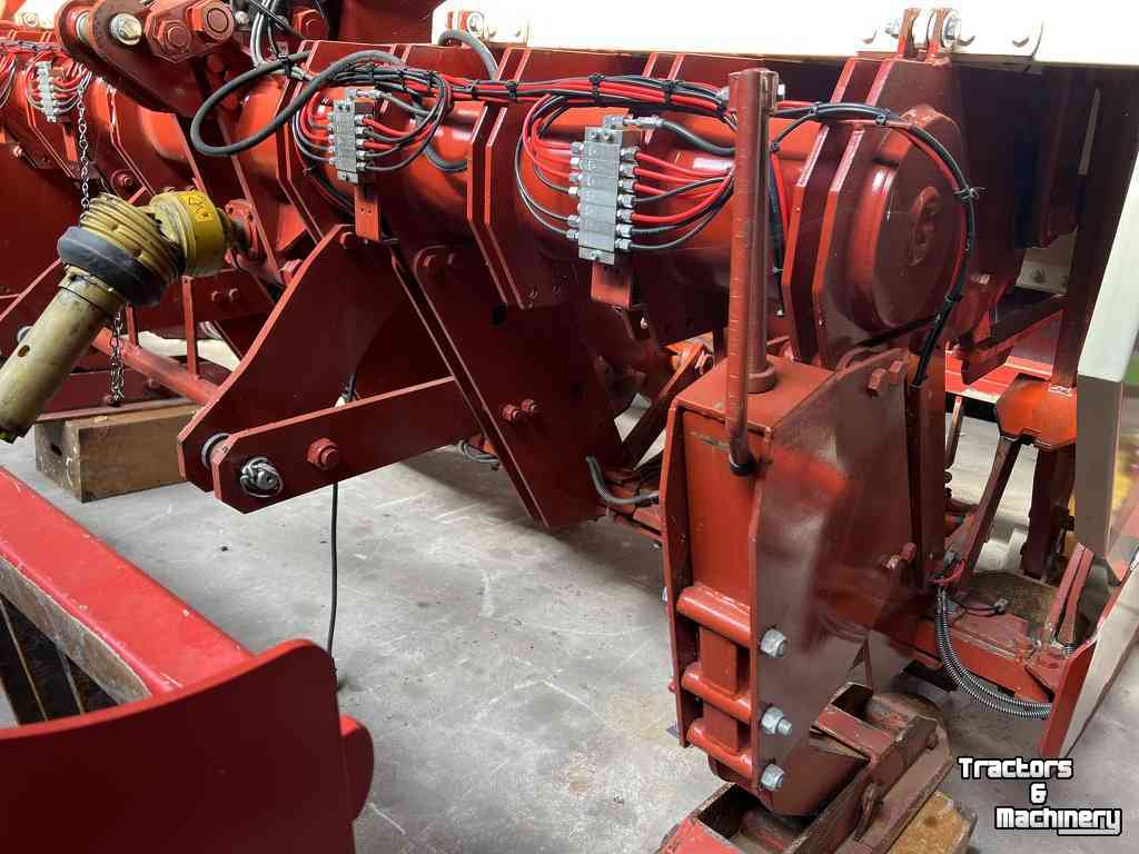 Spader machine Gramegna 45 320 met smeersysteem en hydraulische hef