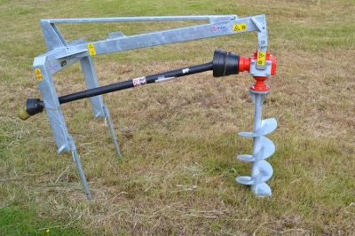 Earth drills Qmac GMBT  Grondboor machine voor tractor uitvoering