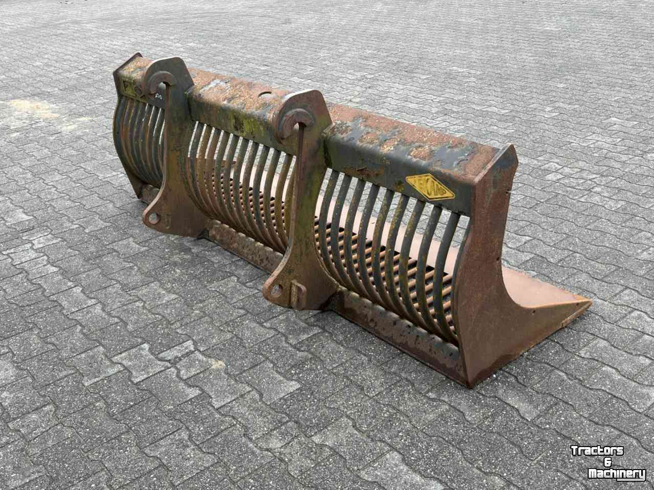 Skeleton buckets Hekamp Puinriek shovel 250 cm breed Volvo ophanging