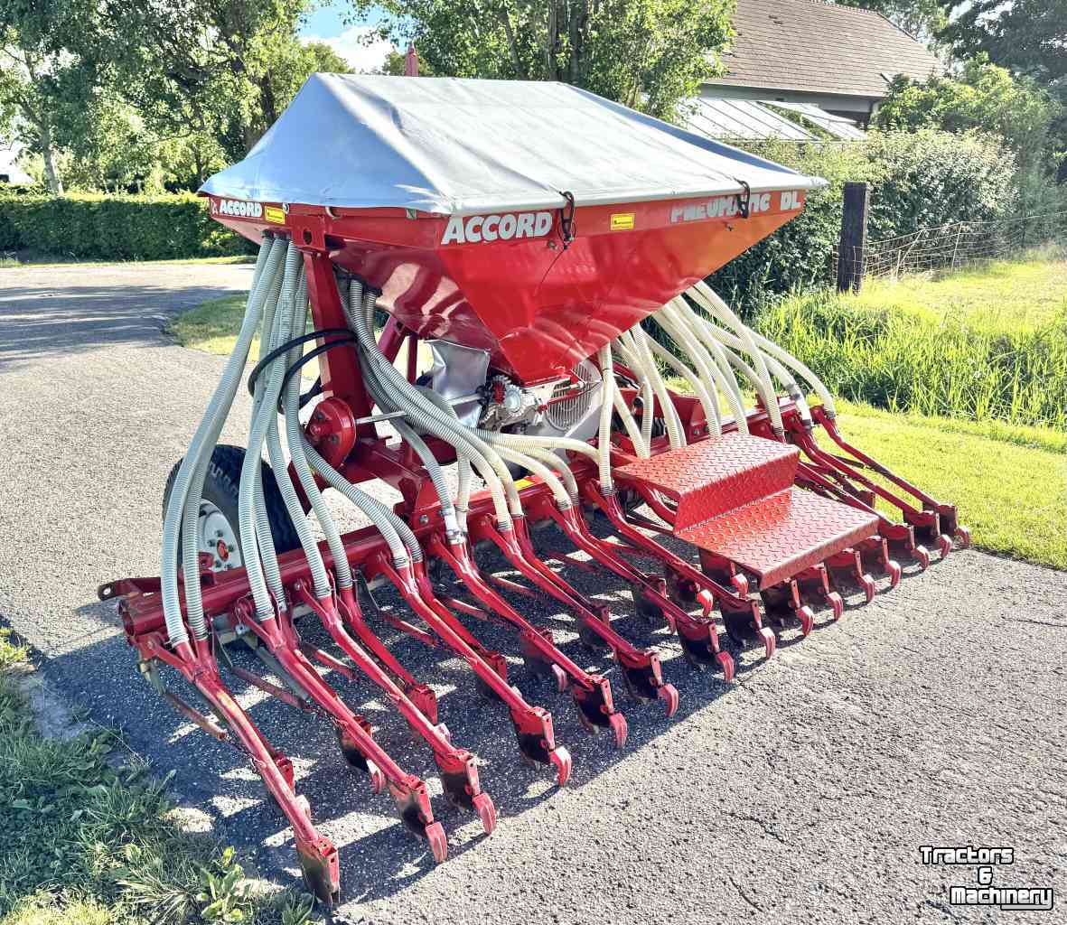 Seed drill Accord Pneumatic DL opbouw zaaimachine