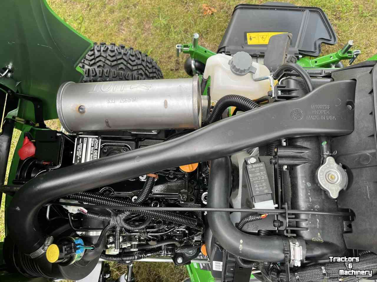 Ride-on mower John Deere X949