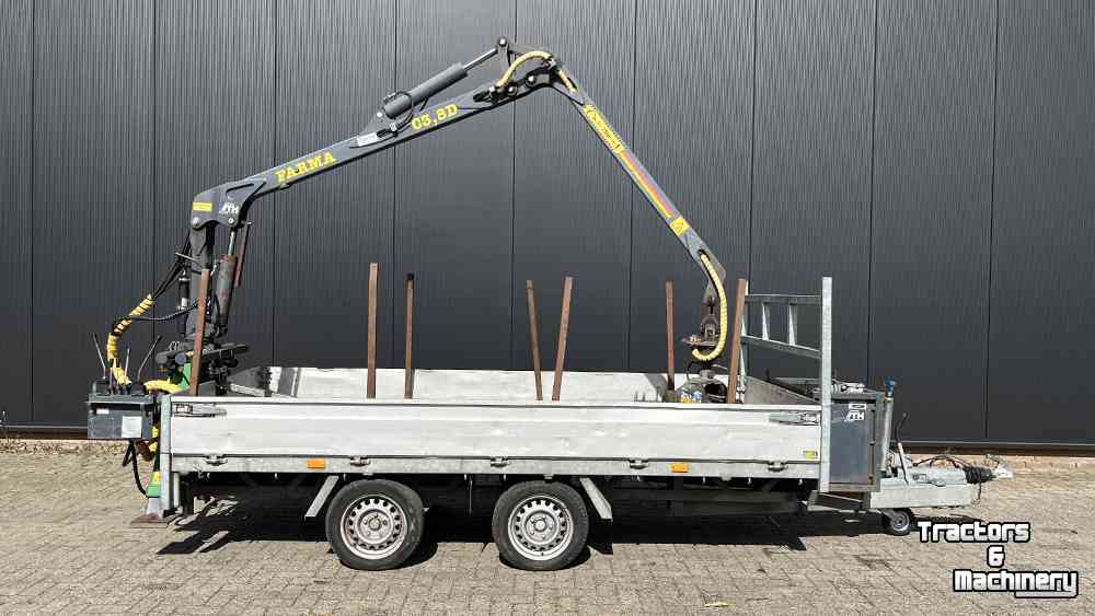 Car trailer up to 3500 Kg  Aanhangwagen met bosbouwkraan