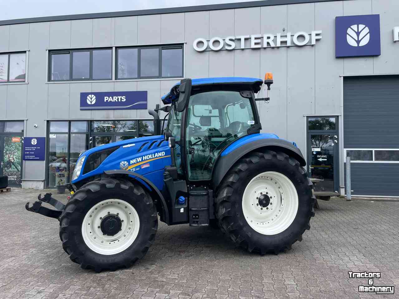Tractor New Holland T5.110 autocommand