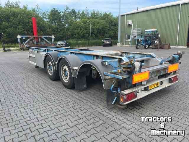 Truckwagon Schmitz Cargobull, Fruehauf container chassis, LAG container chassis / kipper