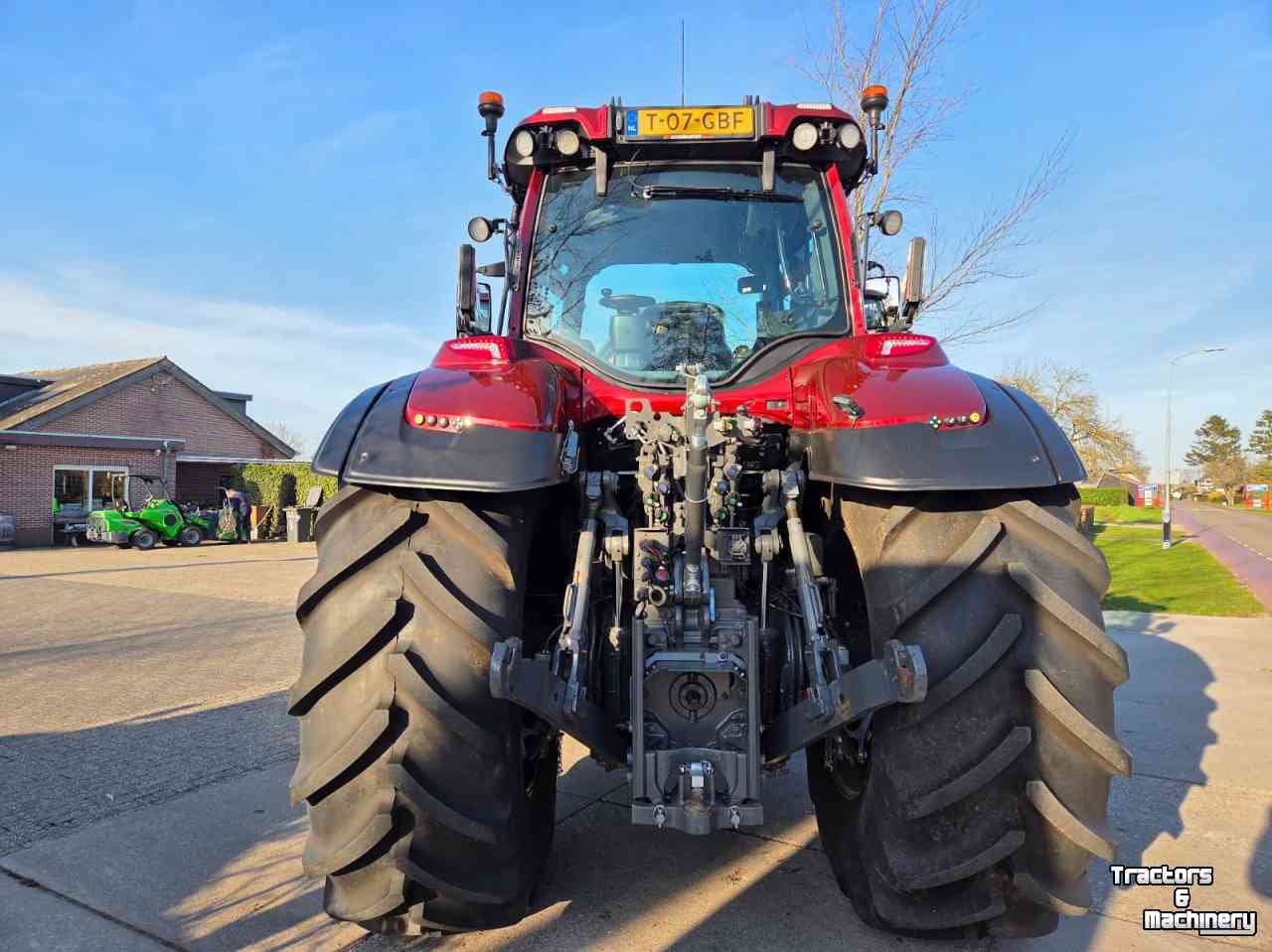 Tractor Valtra Q305 Twin-trac