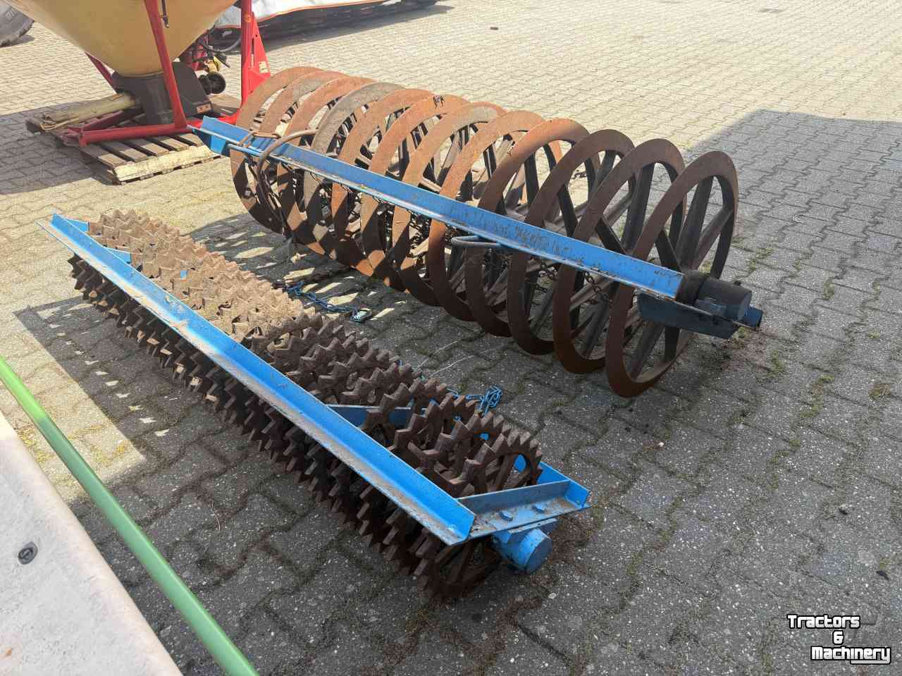 Furrow presses Zibo Vorenpakker