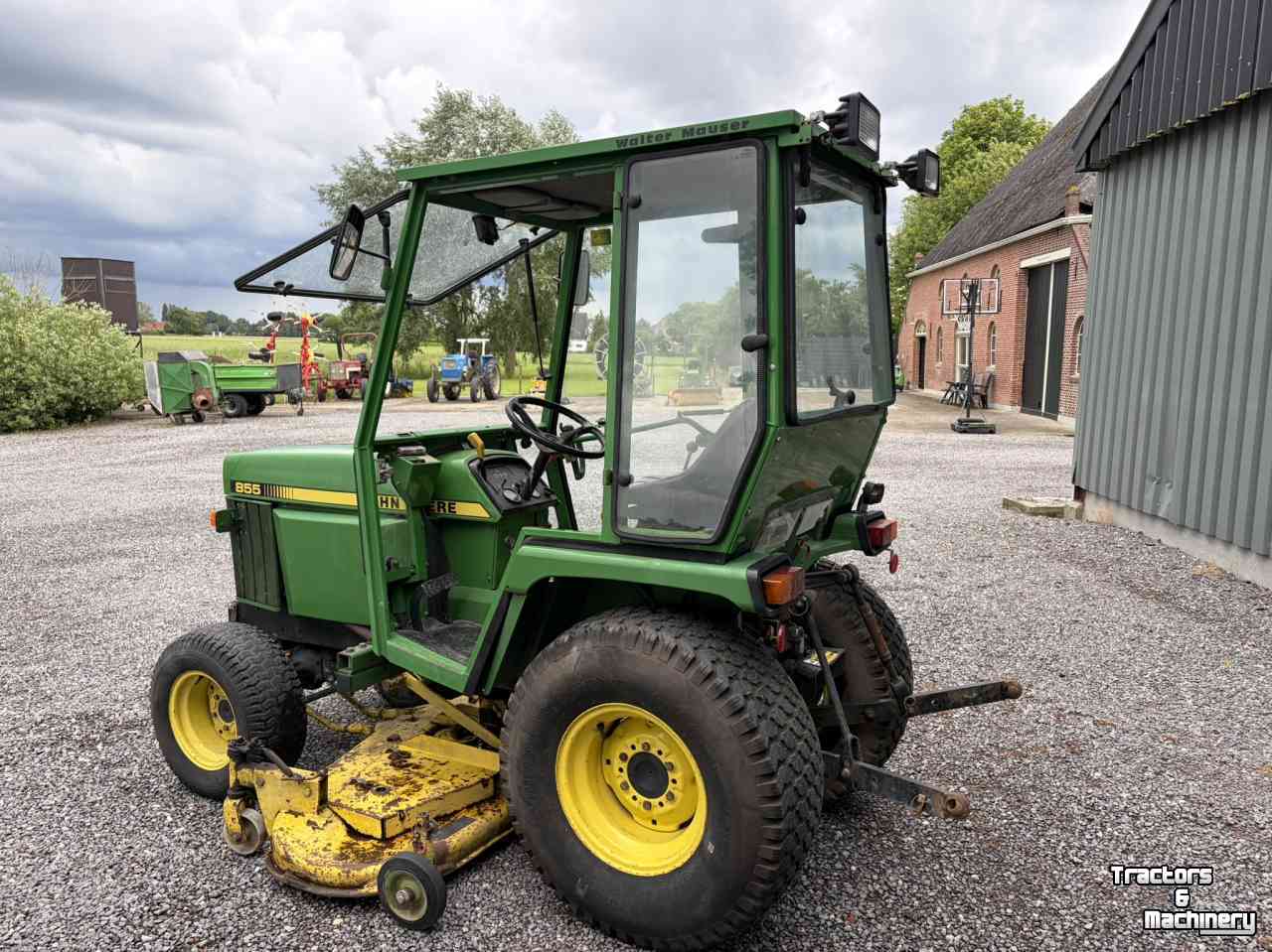 Horticultural Tractors John Deere 855 Diesel met maaidek en cabine