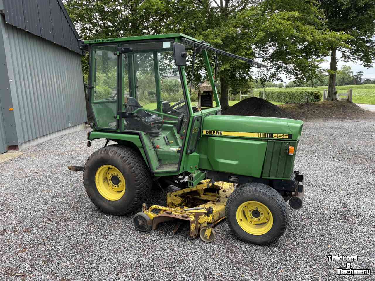 Horticultural Tractors John Deere 855 Diesel met maaidek en cabine